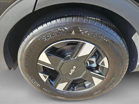Used 2026 Kia Sportage LX FWD image 23