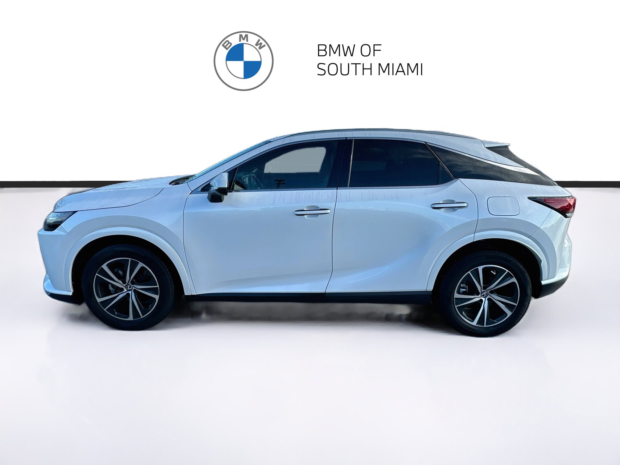 Used 2023 Lexus RX 350 Premium w/ Cold Area Package FWD image 4