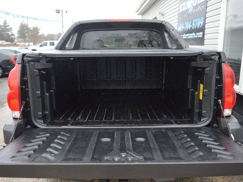 Used 2005 Chevrolet Avalanche Z71 w/ Sun And Sound Package image 9