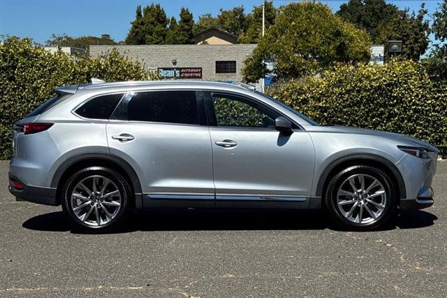 Used 2017 MAZDA CX-9 Signature AWD/4WD image 2