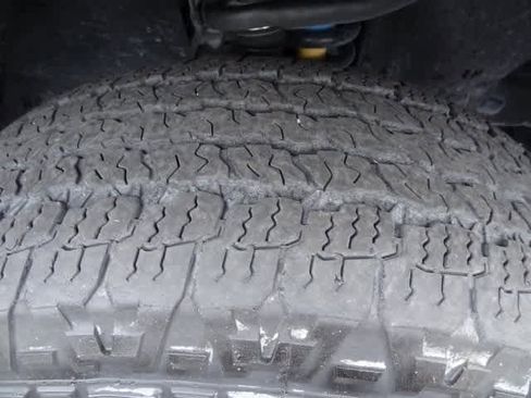 Used 2023 Toyota Tacoma TRD Off-Road image 17