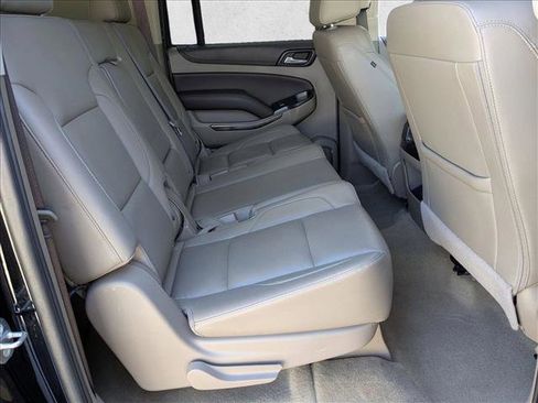 Used 2017 Chevrolet Suburban LT image 20