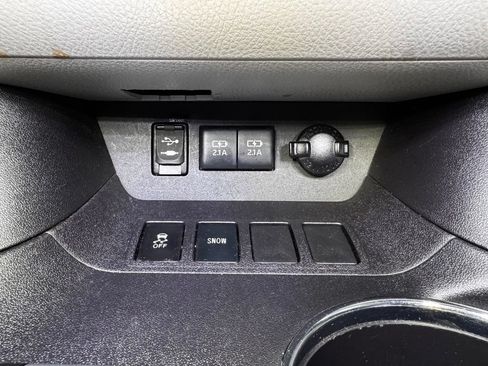 Used 2018 Toyota Highlander XLE FWD image 35