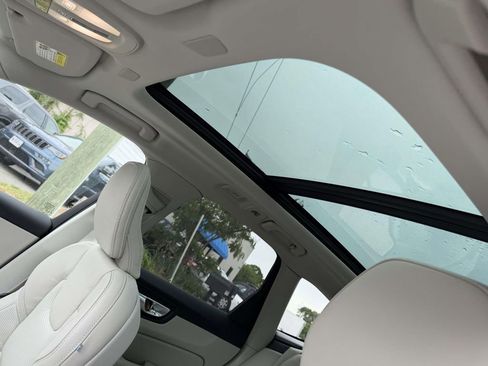 New 2026 Volvo XC60 B5 Ultra w/ Protection Package Premier AWD/4WD image 18