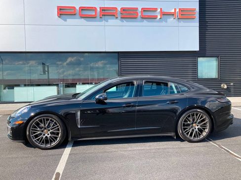 Certified 2023 Porsche Panamera 4 Platinum Edition image 2