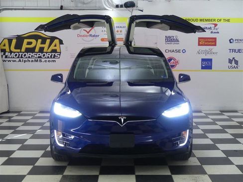 Used 2018 Tesla Model X 100D AWD/4WD image 4