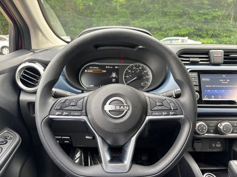 Used 2025 Nissan Versa SV FWD image 27
