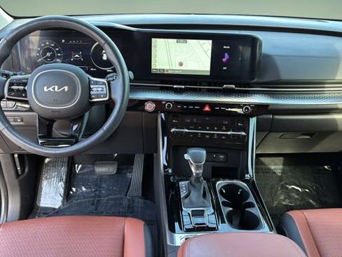 Used 2024 Kia Carnival SX Prestige image 16