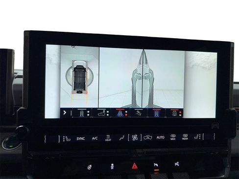 Used 2025 GMC Hummer EV 2X image 41