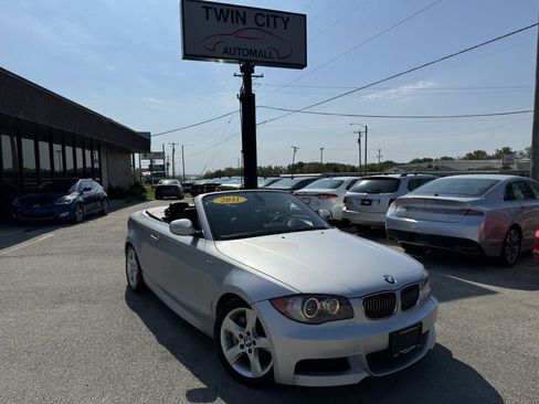 Used 2011 BMW 135i Convertible image 9