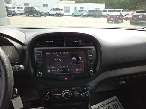 Used 2023 Kia Soul LX w/ Option Group 015 image 9