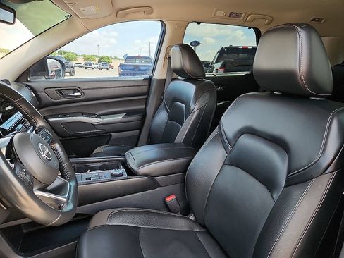 Used 2023 Nissan Pathfinder SL AWD/4WD image 7