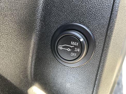 Used 2020 Chevrolet Equinox LT image 30