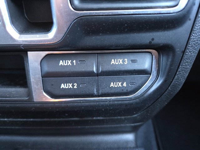 Used 2022 Jeep Wrangler Unlimited Sahara AWD/4WD image 14