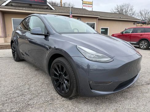 Used 2023 Tesla Model Y Long Range image 1