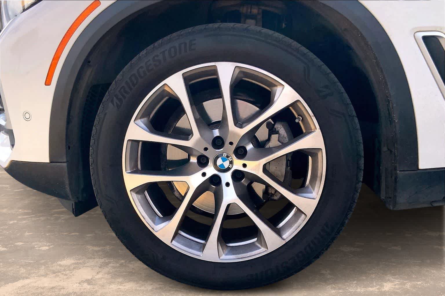 Used 2022 BMW X5 sDrive40i w/ Premium Package RWD image 8