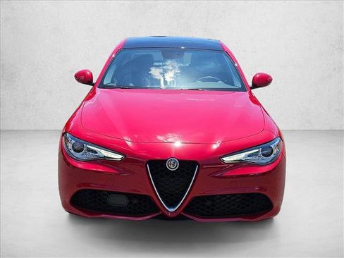 Used 2018 Alfa Romeo Giulia Ti Sport w/ Quick Order Package 22U Sport RWD image 2