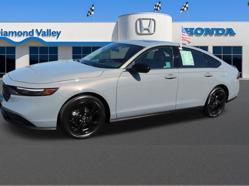 Certified 2025 Honda Accord SE image 3