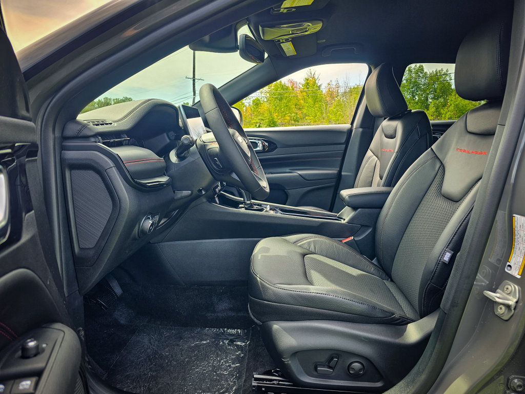 New 2026 Jeep Compass Trailhawk AWD/4WD image 13