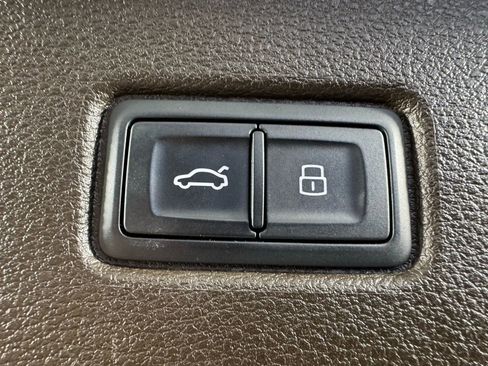 Used 2017 Audi Q7 3.0T Premium Plus image 29