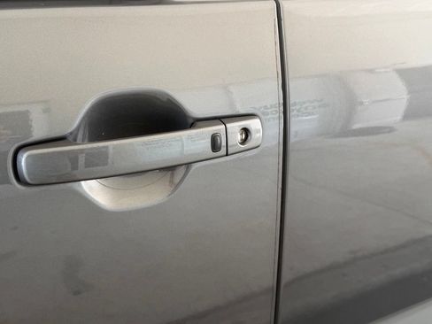 Used 2025 Nissan Frontier Pro-X RWD image 15