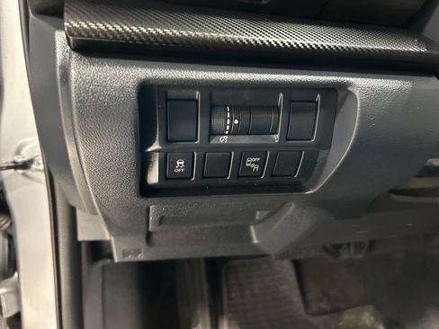 Used 2019 Subaru Crosstrek 2.0i Premium w/ Moonroof Package image 12