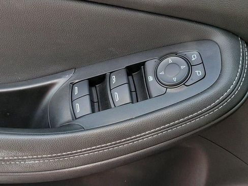 Used 2023 Buick Encore GX Select w/ Sport Touring Package FWD image 17