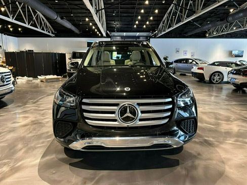 Used 2024 Mercedes-Benz GLS 450 4MATIC image 8