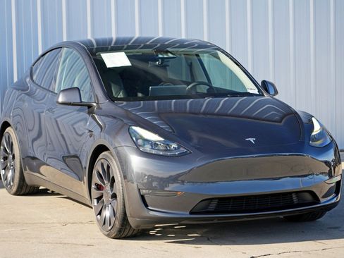 Used 2024 Tesla Model Y Performance image 56