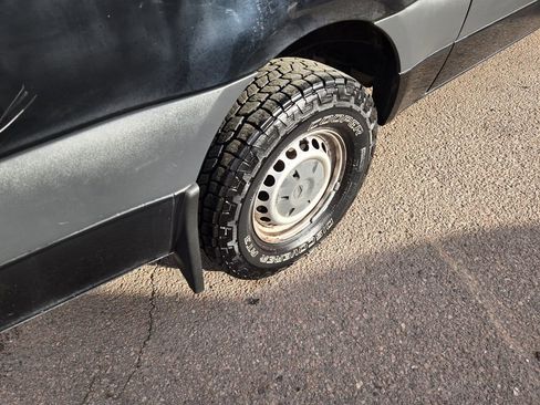 Used 2019 Mercedes-Benz Sprinter 2500 image 10