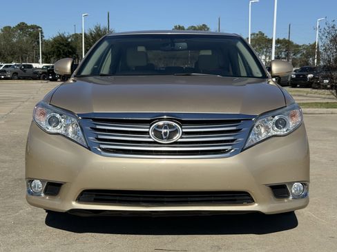 Used 2011 Toyota Avalon Limited image 10