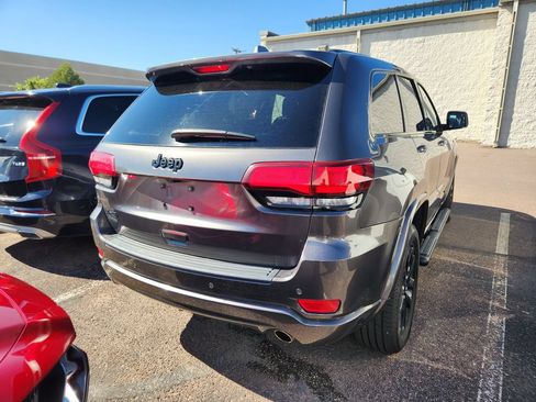 Used 2020 Jeep Grand Cherokee Altitude AWD/4WD image 10