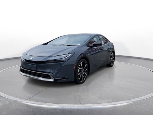 New 2026 Toyota Prius Plug-In Hybrid FWD image 3