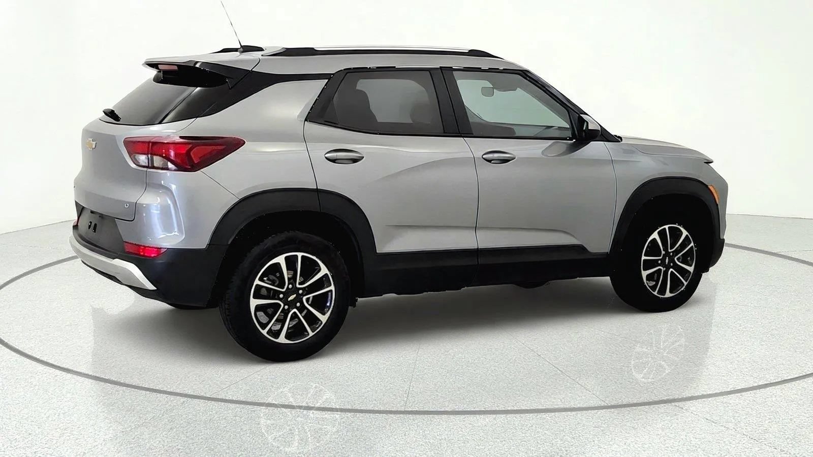 Used 2025 Chevrolet TrailBlazer LT AWD/4WD image 9