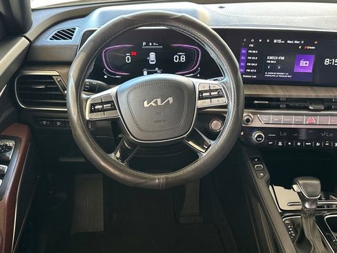 Used 2024 Kia Telluride EX image 17