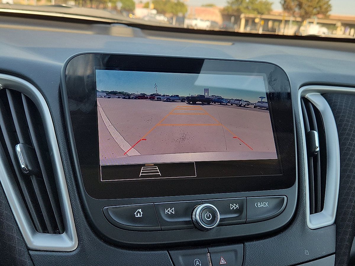 Used 2025 Chevrolet Malibu LT FWD image 9