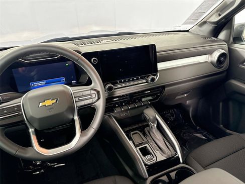 Used 2026 Chevrolet Colorado LT RWD image 30