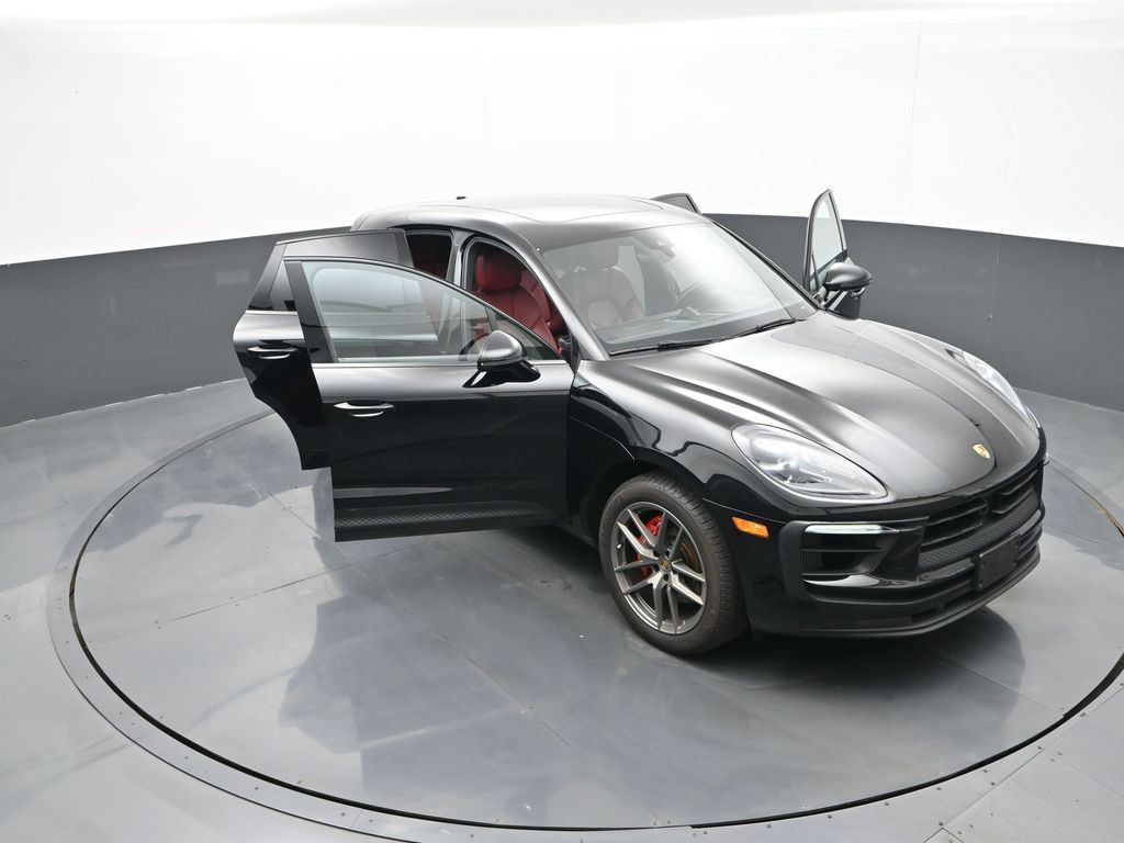 Certified 2023 Porsche Macan S AWD/4WD image 30