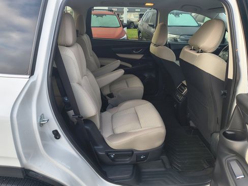 Used 2022 Subaru Ascent Premium w/ Convenience Package image 12