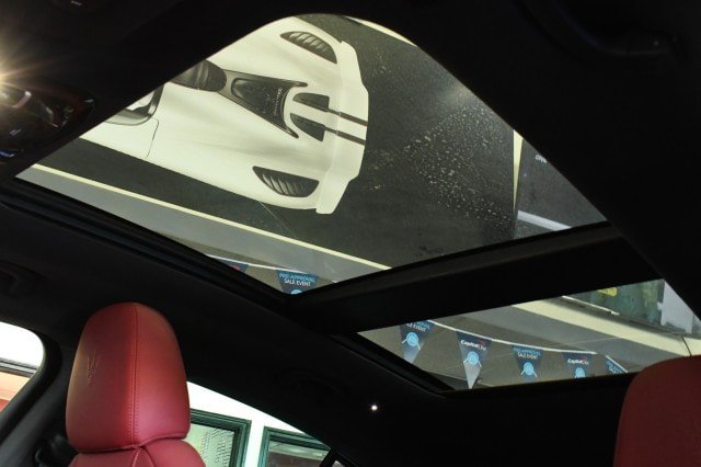 Used 2023 Maserati Grecale Modena AWD/4WD image 40