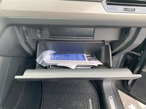 Used 2021 Volkswagen Tiguan SE R-Line image 32