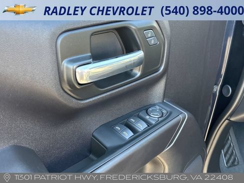Used 2024 Chevrolet Silverado 1500 Custom Trail Boss w/ LPO, Dark Essentials Package AWD/4WD image 5