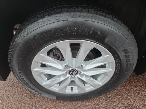 Certified 2023 Toyota Corolla Cross LE AWD/4WD image 10