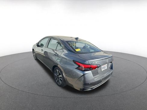 Used 2025 Nissan Versa SV image 3