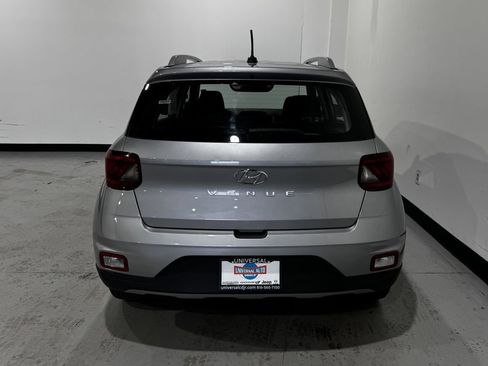 Used 2025 Hyundai Venue SEL FWD image 23
