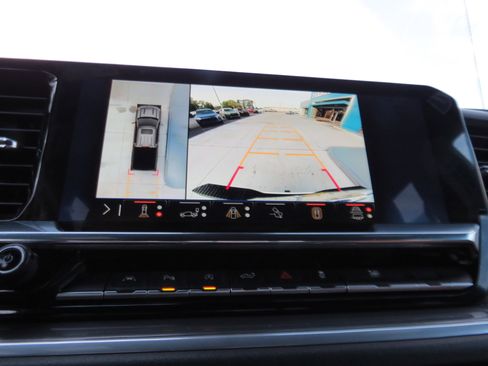 Used 2025 Chevrolet Silverado 1500 High Country image 29