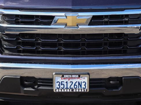 Used 2022 Chevrolet Silverado 1500 LT AWD/4WD image 9
