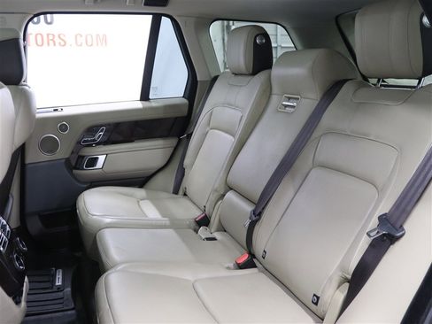 Used 2020 Land Rover Range Rover HSE image 11