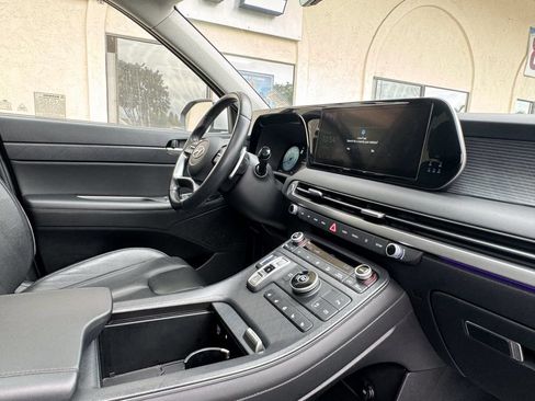 Used 2024 Hyundai Palisade Limited FWD image 23