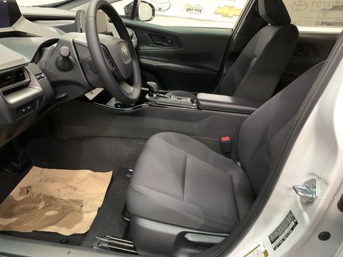 New 2026 Toyota Prius LE image 10